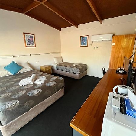 Copper City Motel Cobar Extérieur photo