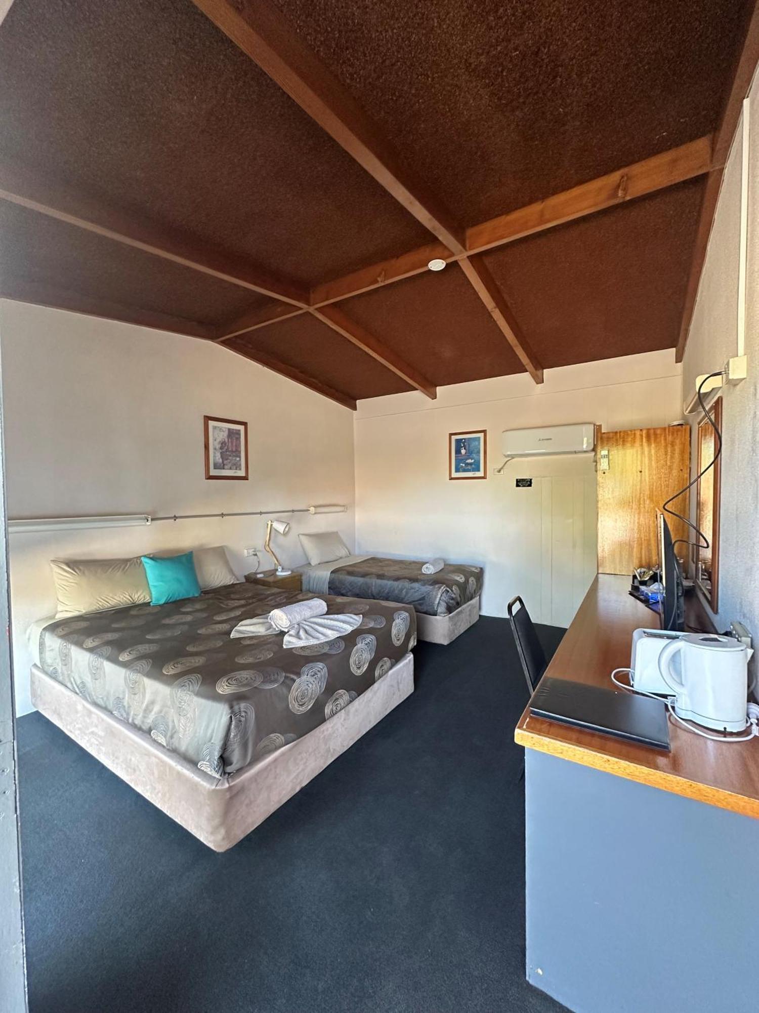 Copper City Motel Cobar Extérieur photo