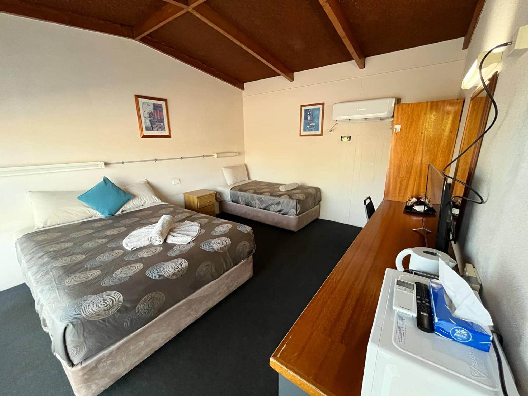 Copper City Motel Cobar Extérieur photo