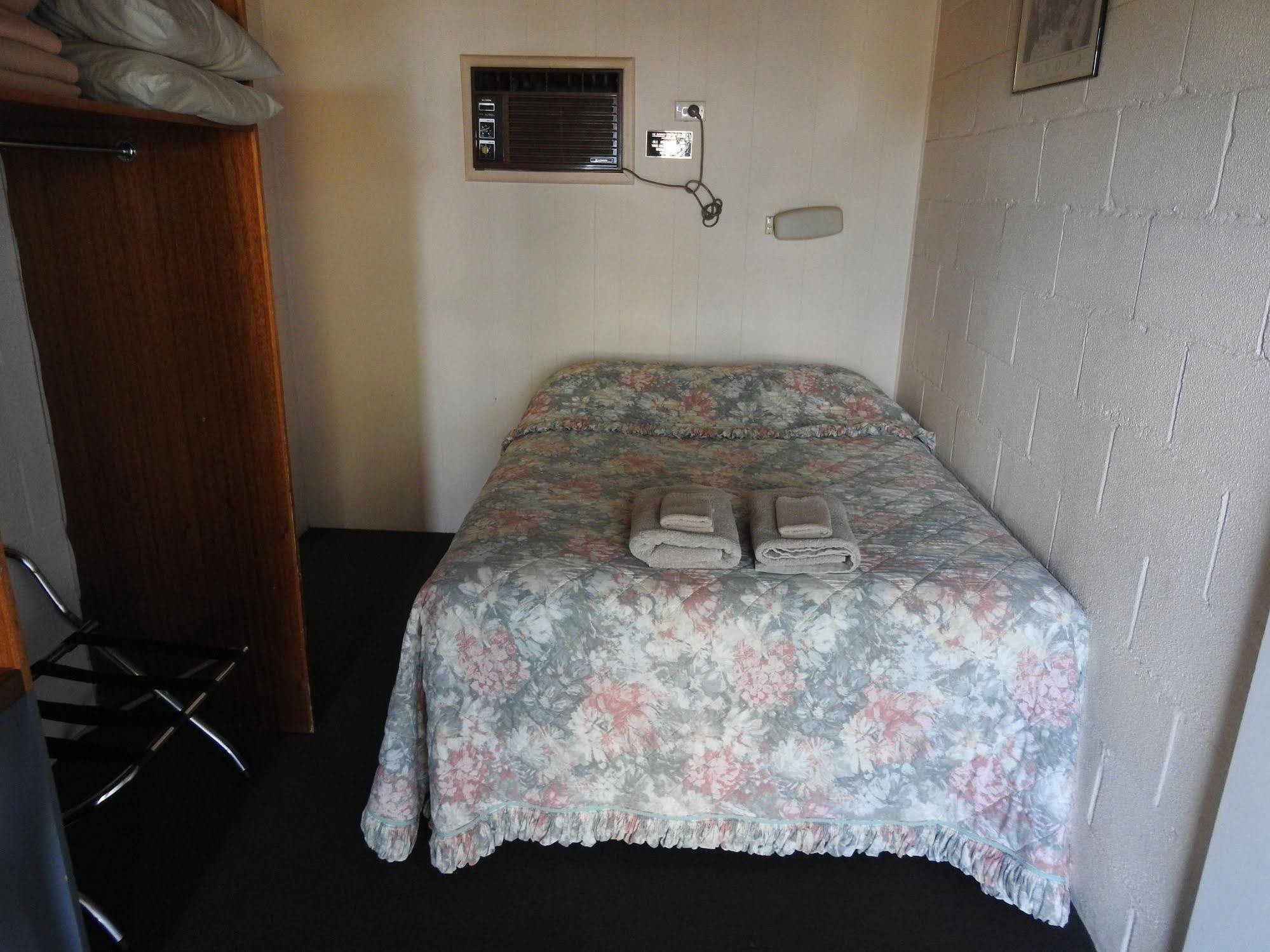 Copper City Motel Cobar Extérieur photo