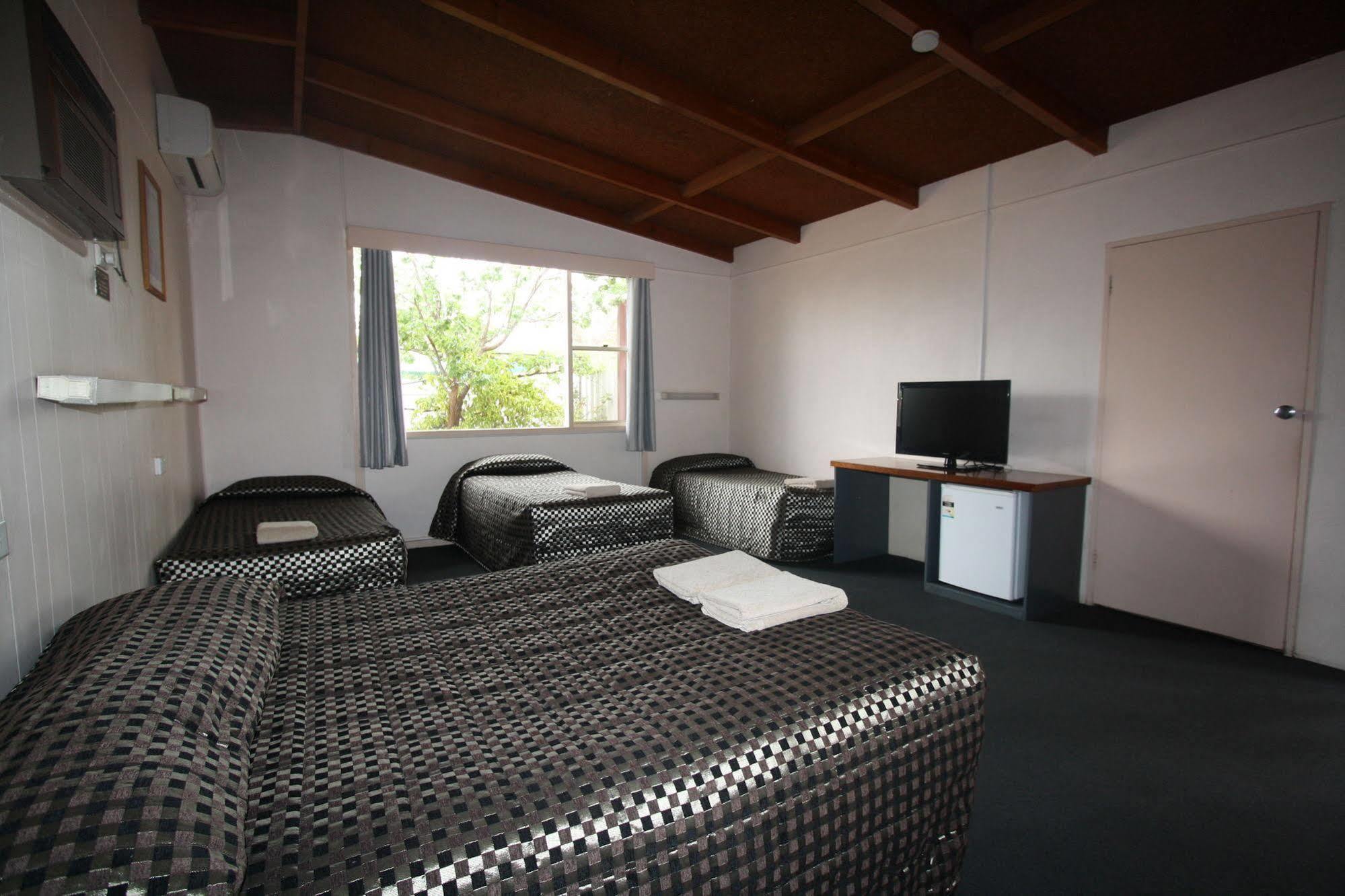Copper City Motel Cobar Extérieur photo